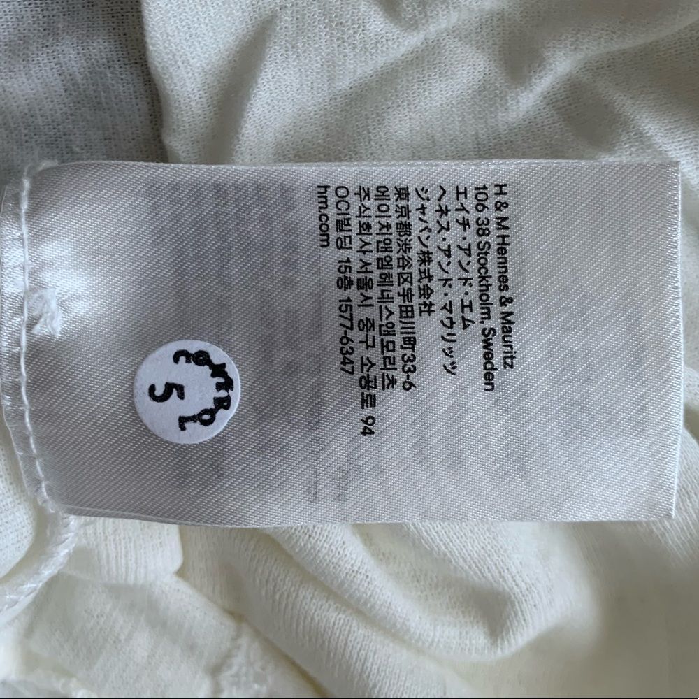 NWOT Ruffle sleeve top - Picture 7 of 7